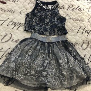 Girls formal youth 2 piece size 8